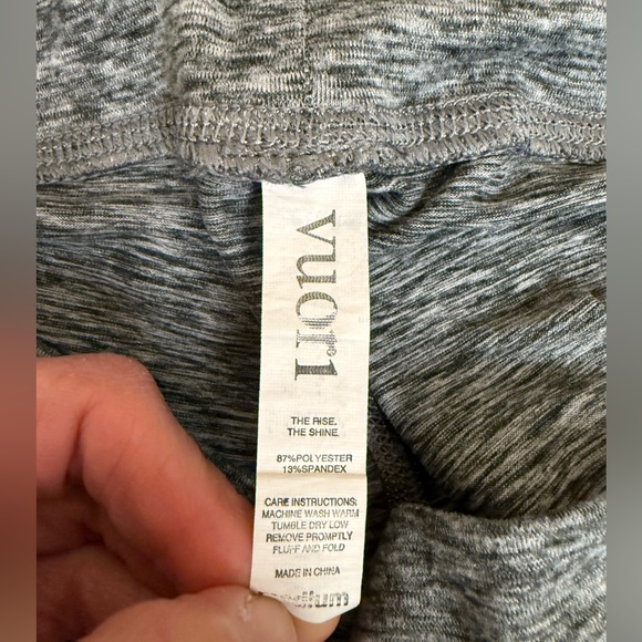 Vuori Women’s Daily Leggings Heathered Black Size Medium 7/8 Length - Picture 8 of 8